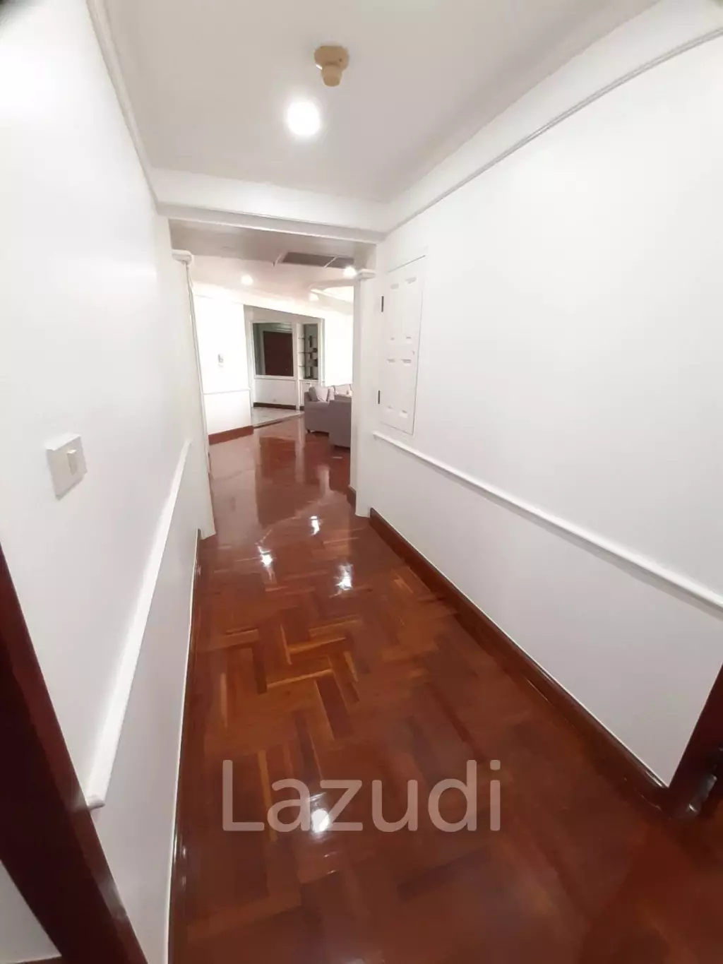 3 bedrooms 3 bathrooms 350 Sq.M. Ruamsuk
