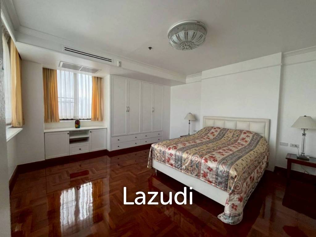 3 bedrooms 3 bathrooms 350 Sq.M. Ruamsuk