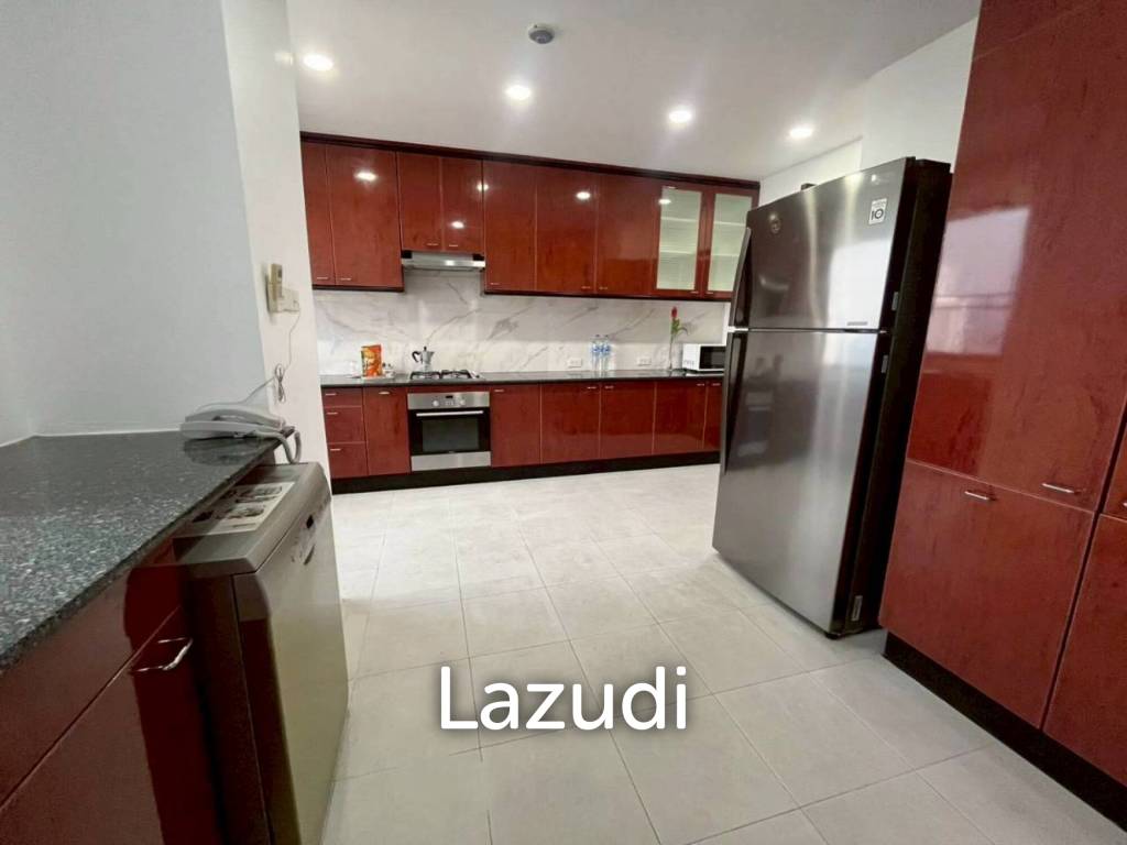 3 bedrooms 3 bathrooms 350 Sq.M. Ruamsuk