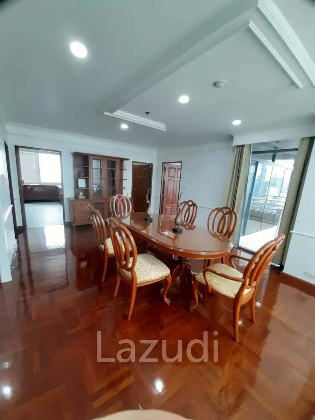 3 bedrooms 3 bathrooms 350 Sq.M. Ruamsuk