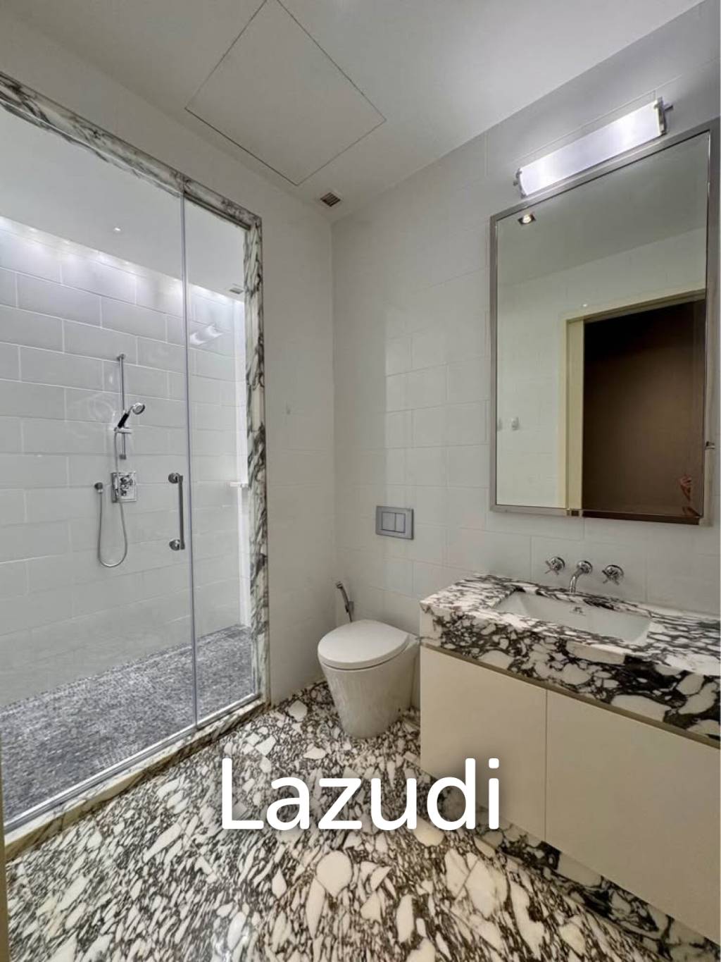 Luxurious 4 Bedroom Condo in The Ritz-Carlton Bangkok