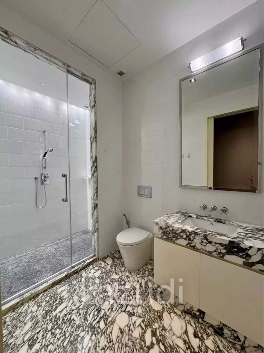 Luxurious 4 Bedroom Condo in The Ritz-Carlton Bangkok