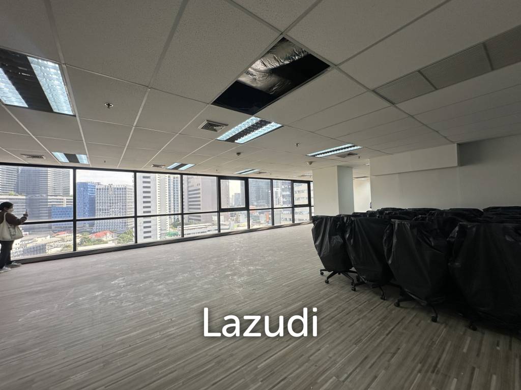 Spacious Office with City Views in Suriyawong, Bangkok