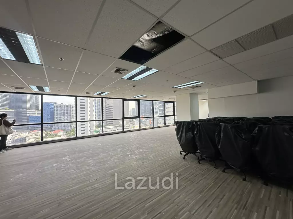 Spacious Office with City Views in Suriyawong, Bangkok