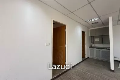 Spacious Office with City Views in Suriyawong, Bangkok