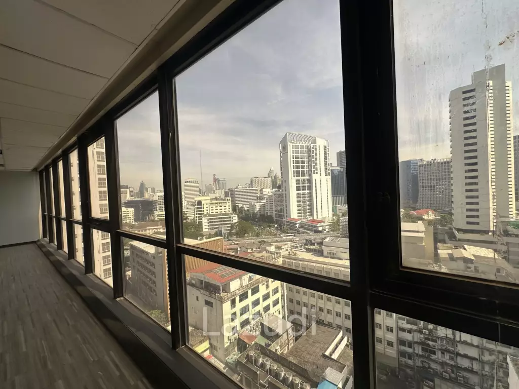 Spacious Office with City Views in Suriyawong, Bangkok