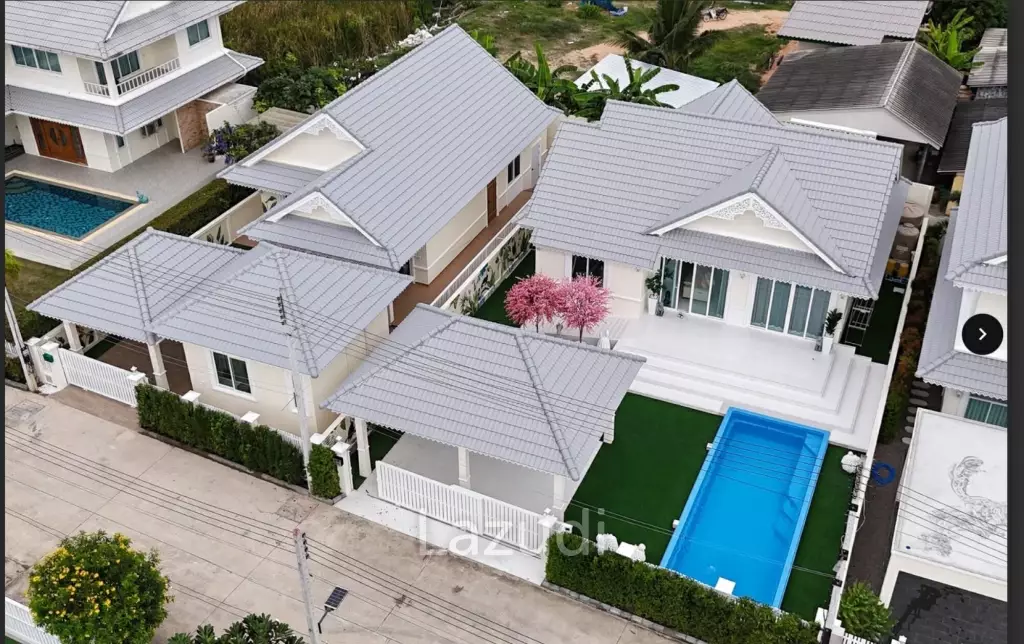 Pool villa in Hua Hin Nice Breeze 8 By The Sea, 3 bedrooms