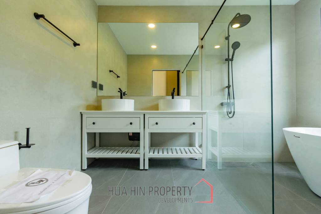 Luxurious 2 Bedroom Villa in Hua Hin Thap Tai