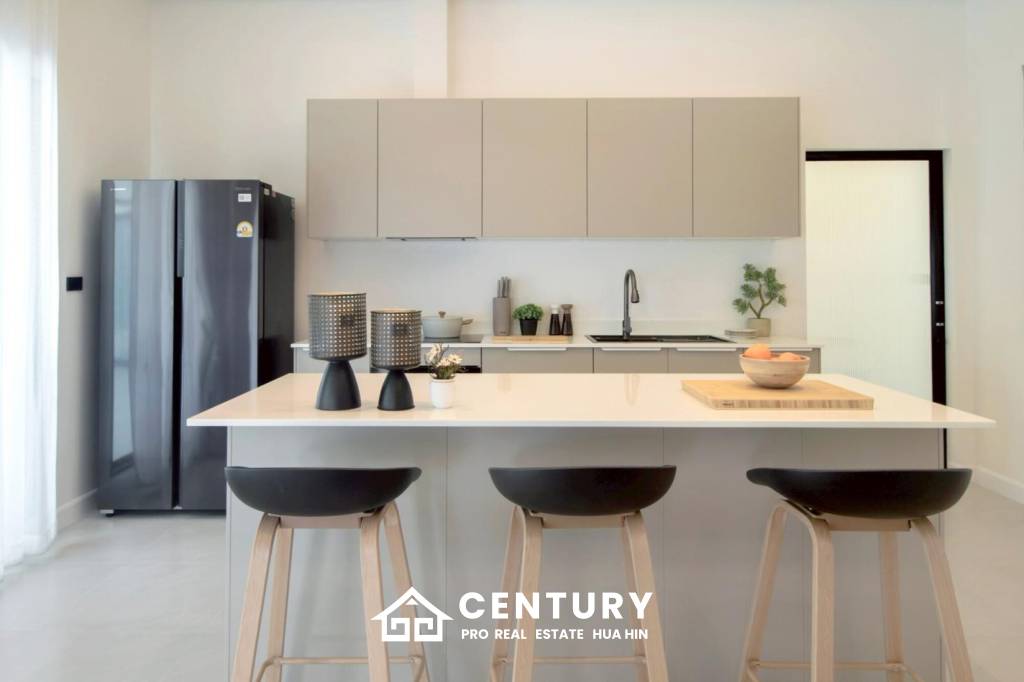 Luxurious Villa in Hua Hin with Prime Investment Potential