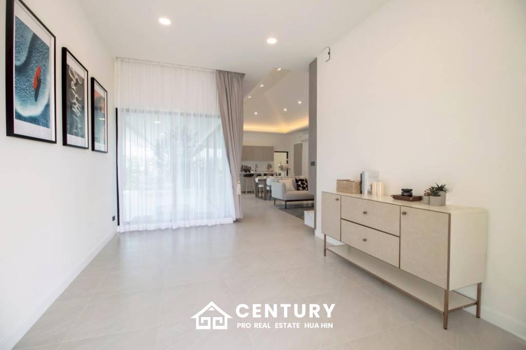 Luxurious Villa in Hua Hin with Prime Investment Potential