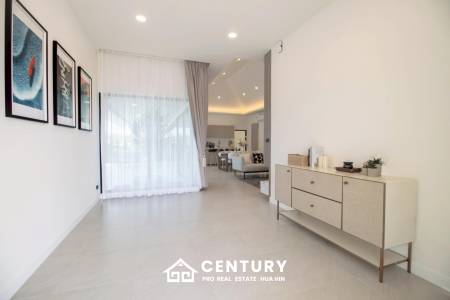 Luxurious Villa in Hua Hin with Prime Investment Potential