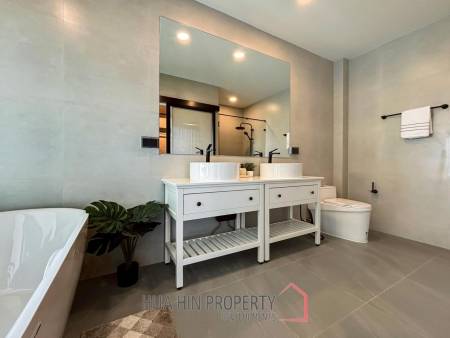 Luxurious Villa in Hua Hin with Prime Investment Potential