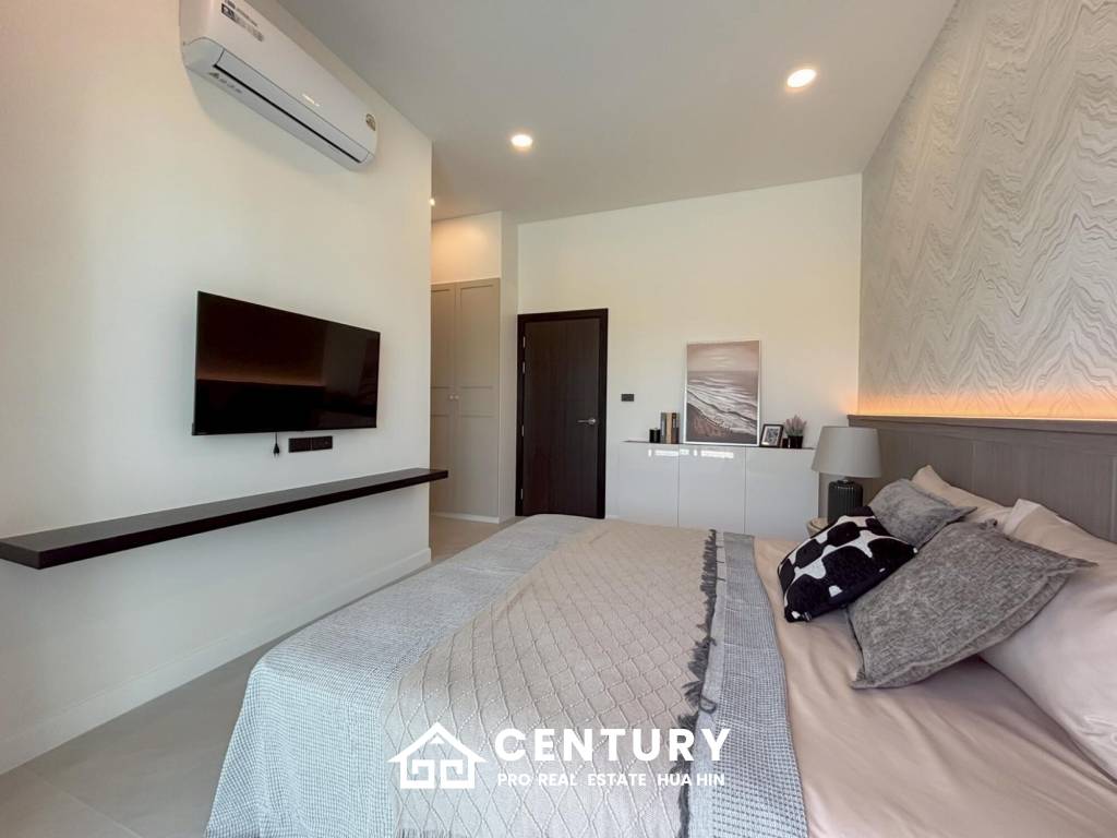 Luxurious Villa in Hua Hin with Prime Investment Potential