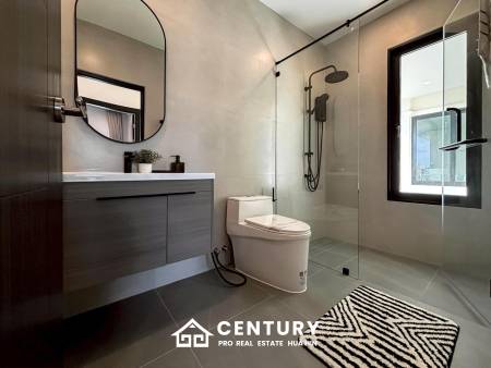 Luxurious Villa in Hua Hin with Prime Investment Potential