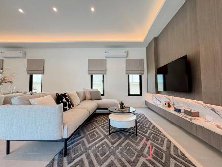 Luxurious Villa in Hua Hin with Prime Investment Potential