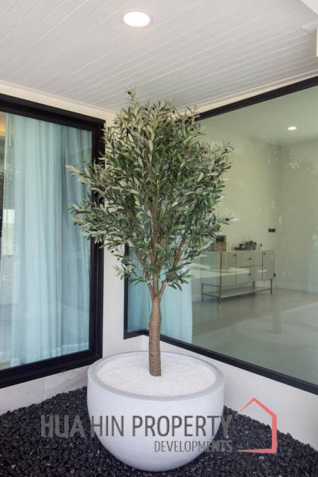 Luxurious Villa in Hua Hin with Prime Investment Potential