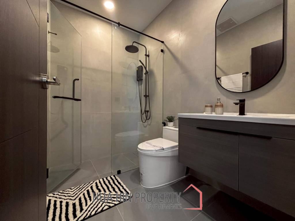 Luxurious Villa in Hua Hin with Prime Investment Potential