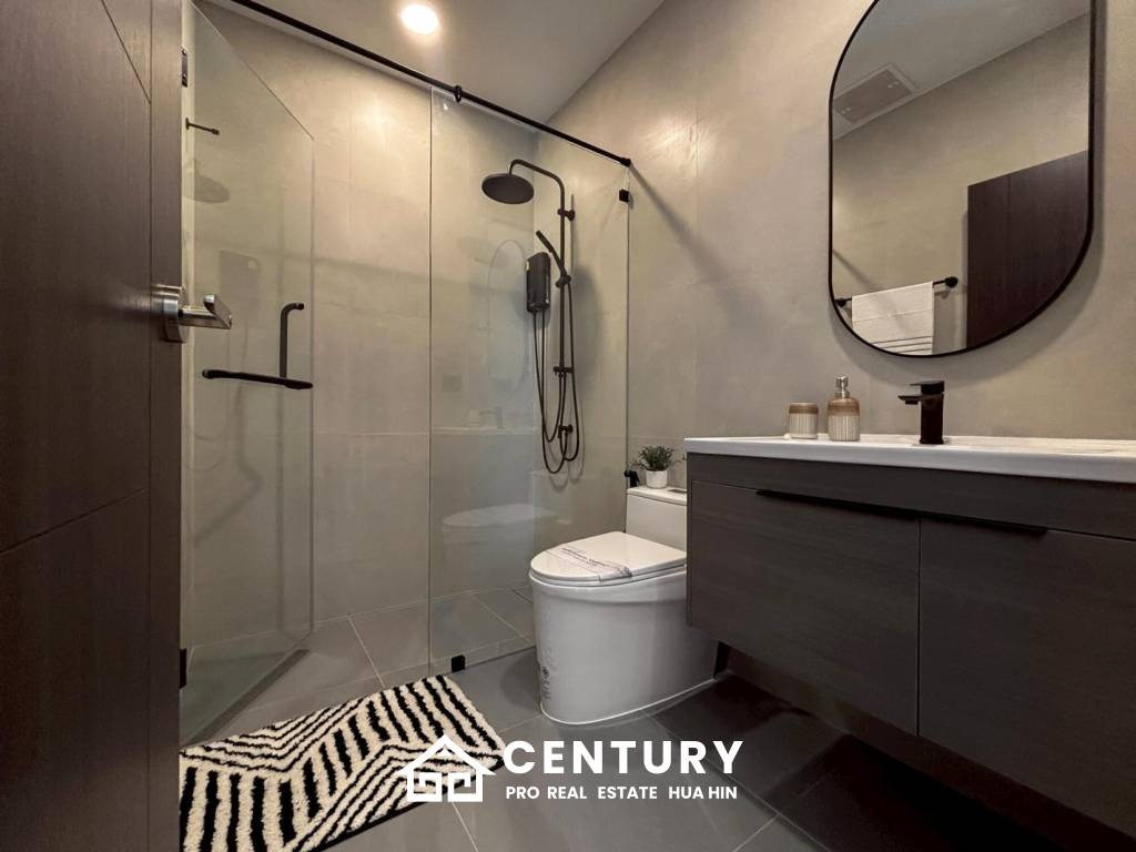 Luxurious Villa in Hua Hin with Prime Investment Potential