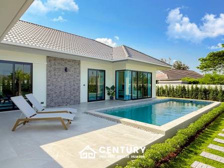 Luxurious Villa in Hua Hin with Prime Investment Potential