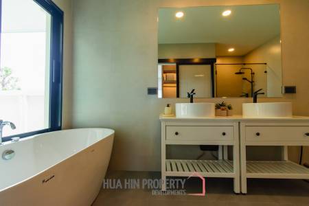 Luxurious Villa in Hua Hin with Prime Investment Potential