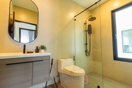 Luxurious Villa in Hua Hin with Prime Investment Potential