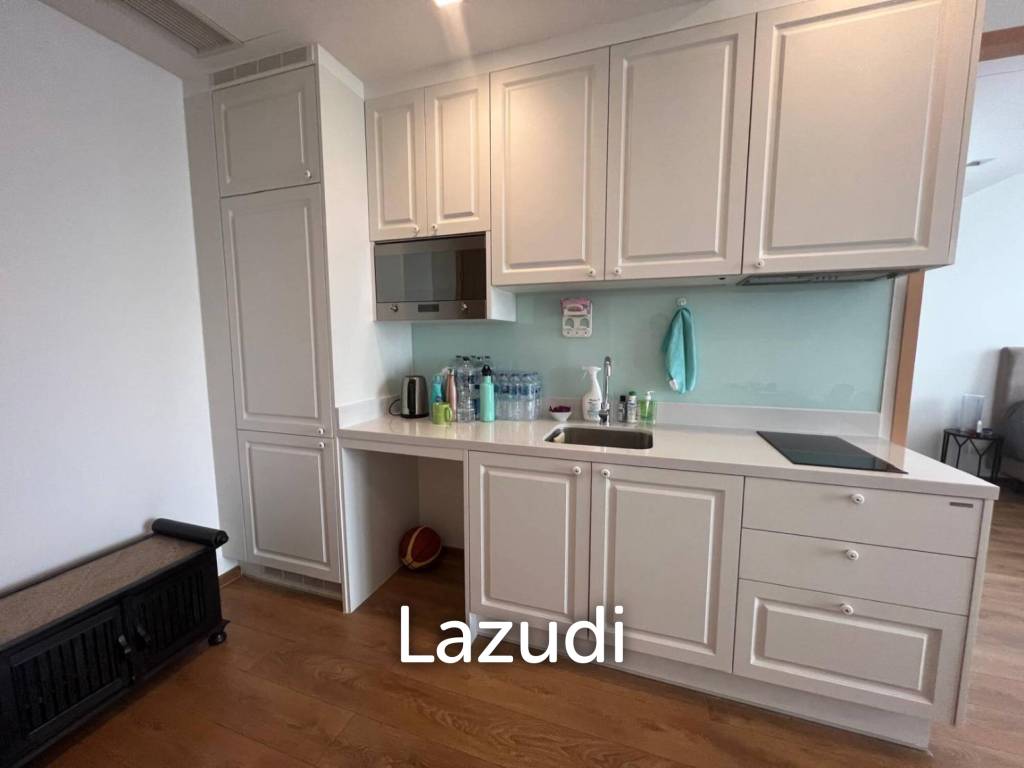 Luxury High-Rise Condo in Noble BE33 Bangkok