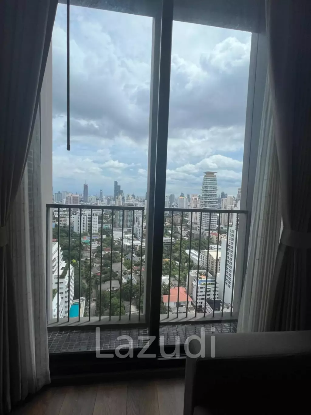 Luxury High-Rise Condo in Noble BE33 Bangkok