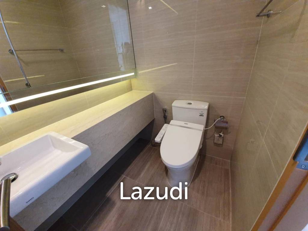 Luxury High-Rise Condo in Noble BE33 Bangkok