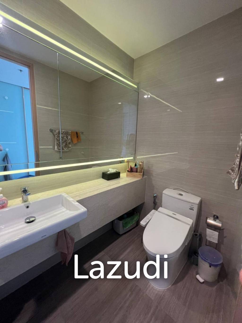 Luxury High-Rise Condo in Noble BE33 Bangkok
