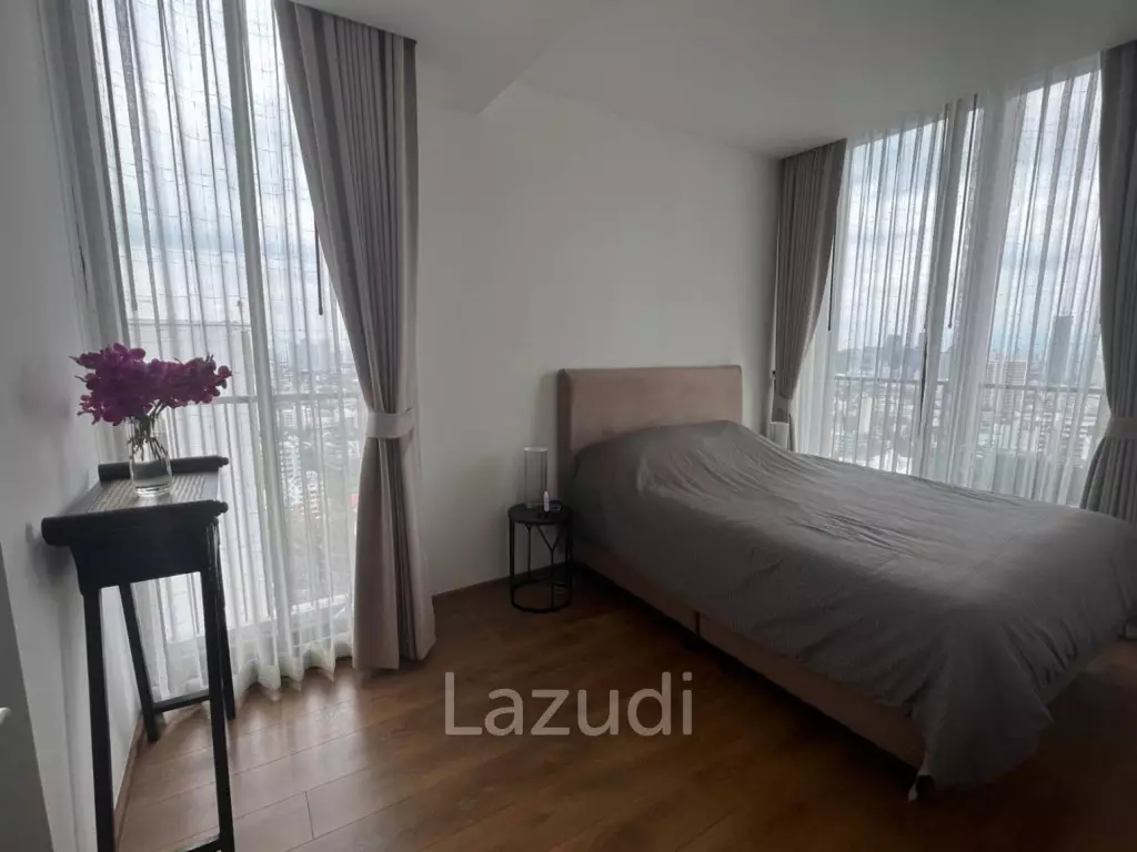 Luxury High-Rise Condo in Noble BE33 Bangkok