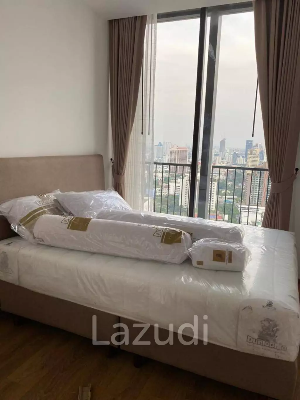 Luxury High-Rise Condo in Noble BE33 Bangkok