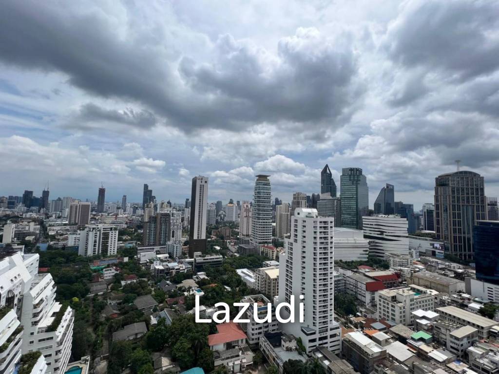 Luxury High-Rise Condo in Noble BE33 Bangkok