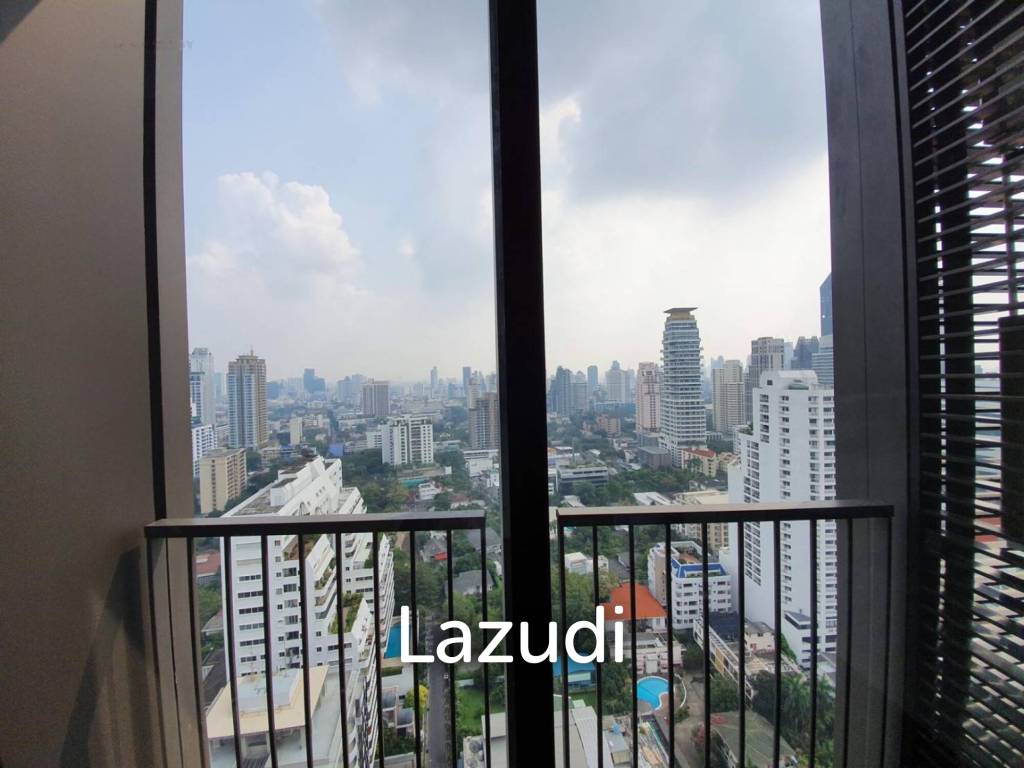 Luxury High-Rise Condo in Noble BE33 Bangkok