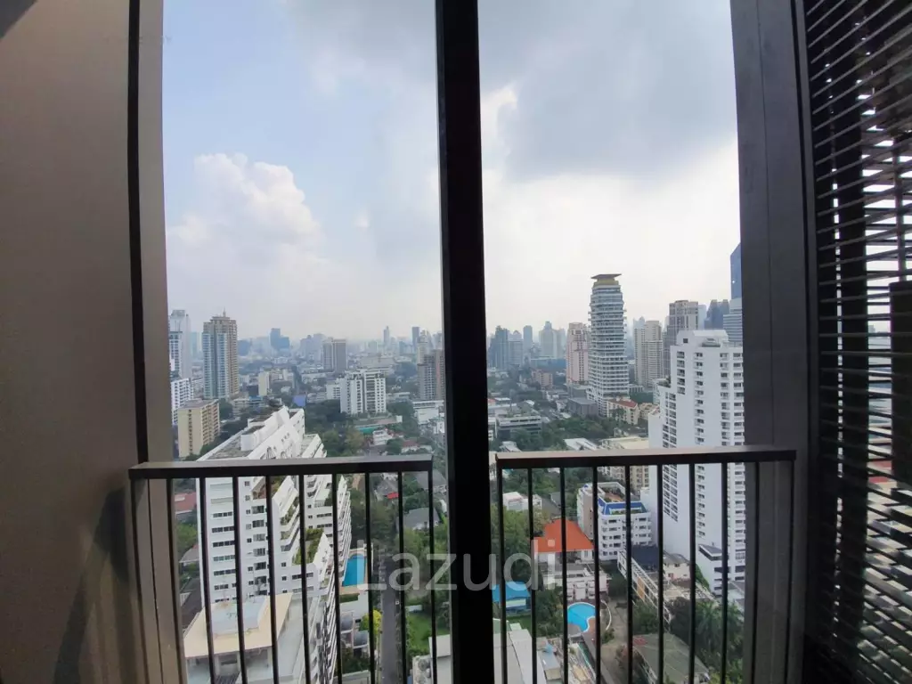 Luxury High-Rise Condo in Noble BE33 Bangkok