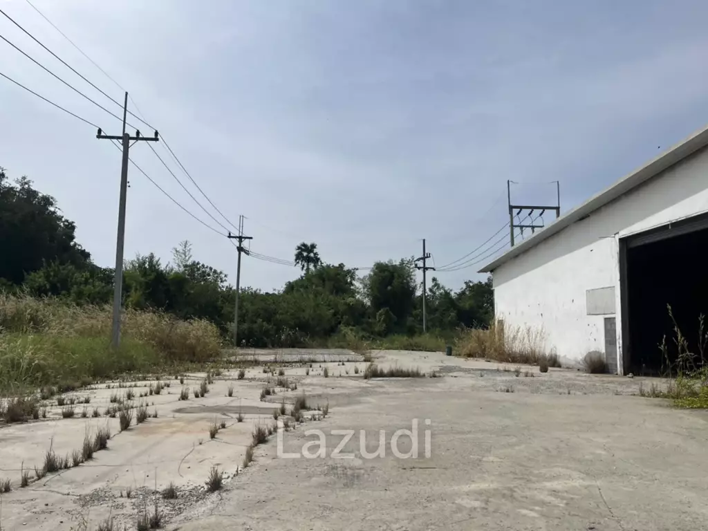 1,800 SQ.M. Warehouse for Sale in Phanat Nikhom District