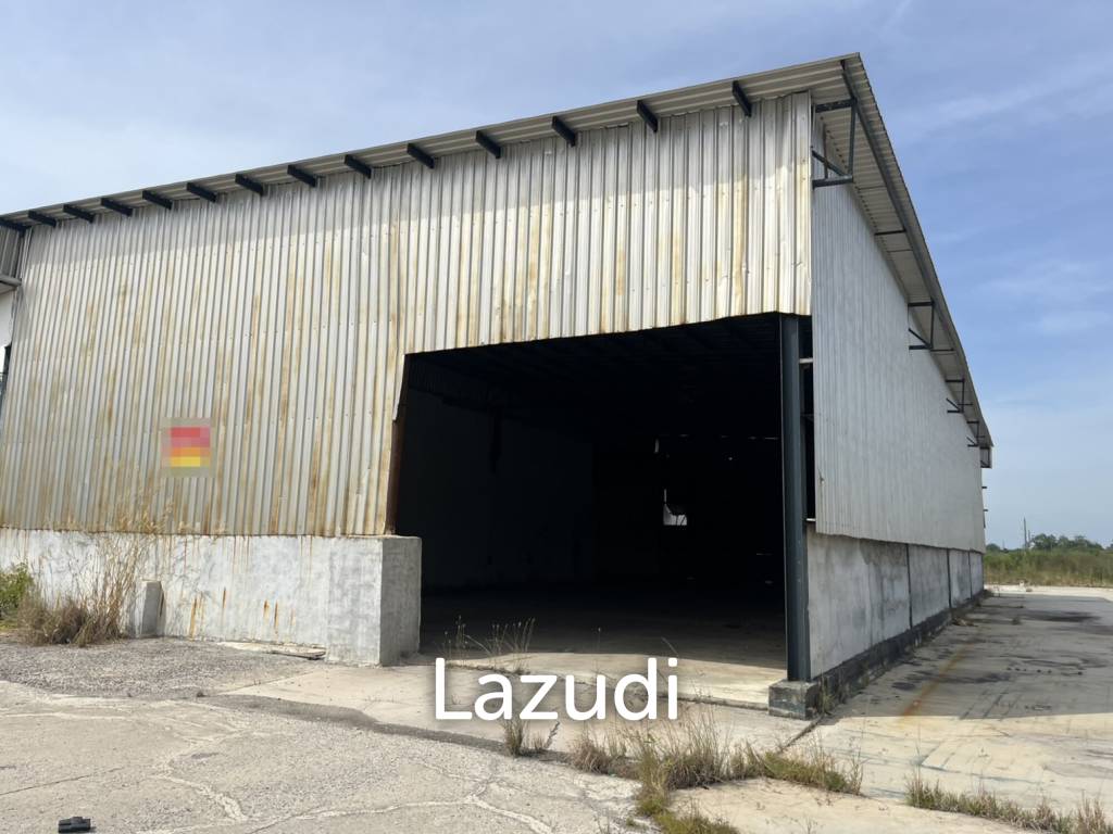 1,800 SQ.M. Warehouse for Sale in Phanat Nikhom District