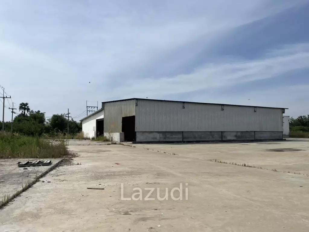 1,800 SQ.M. Warehouse for Sale in Phanat Nikhom District