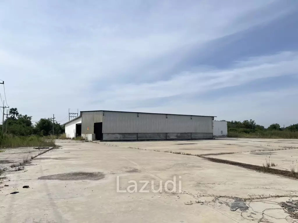 1,800 SQ.M. Warehouse for Sale in Phanat Nikhom District