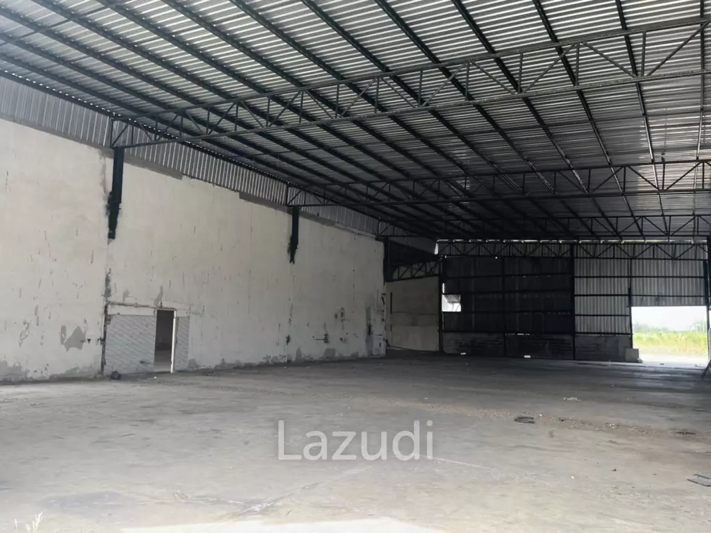 1,800 SQ.M. Warehouse for Sale in Phanat Nikhom District