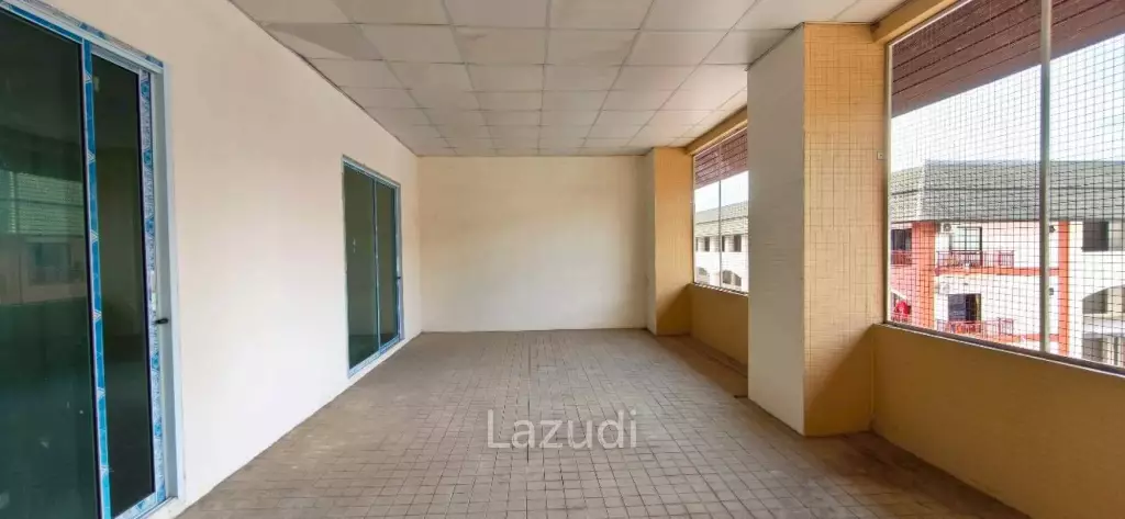 Commercial Building for Sale in Jomtien Location