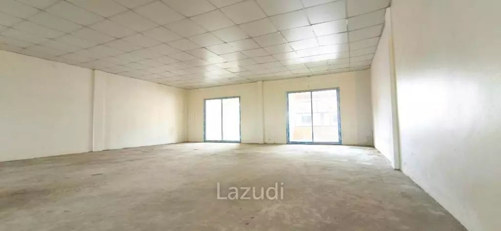 Commercial Building for Sale in Jomtien Location