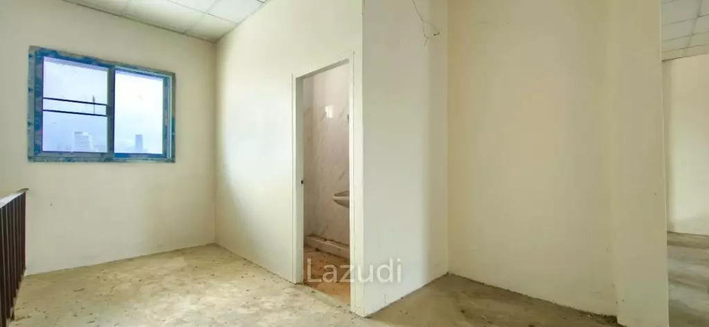 Commercial Building for Sale in Jomtien Location