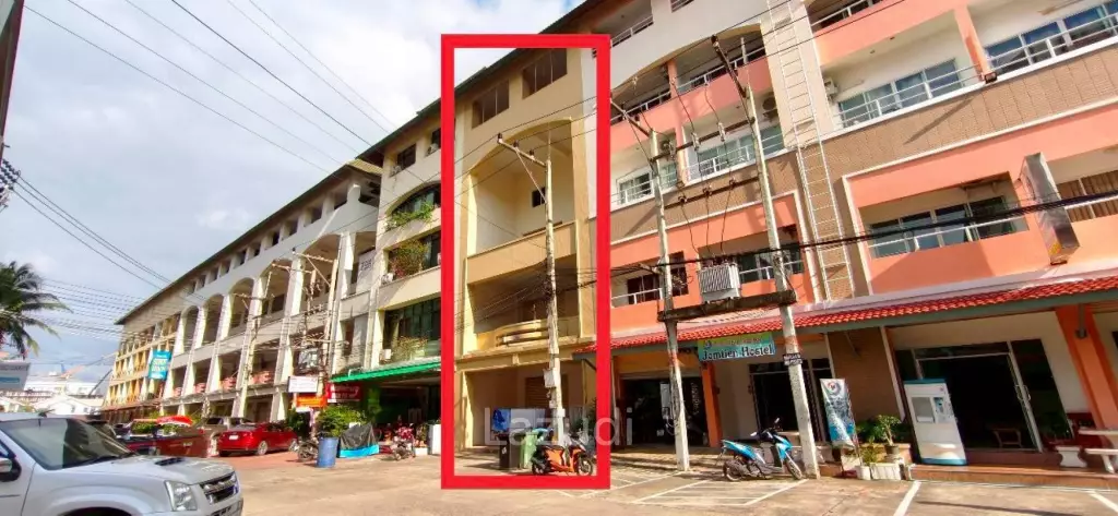 Commercial Building for Sale in Jomtien Location