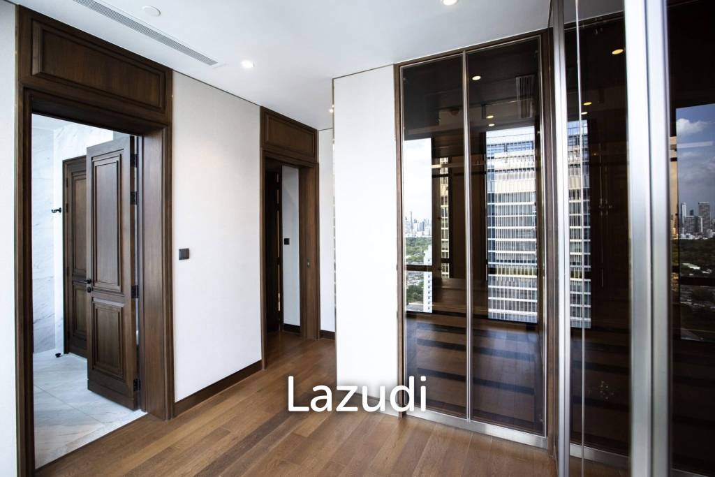 3 Beds 3 Baths 280 SQ.M MUNIQ Langsuan