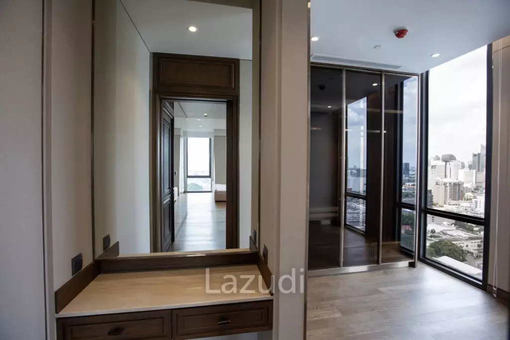3 Beds 3 Baths 280 SQ.M MUNIQ Langsuan