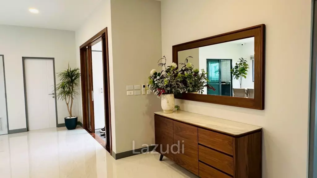 Luxurious 4-Bedroom Detached Home in Bang Kaeo