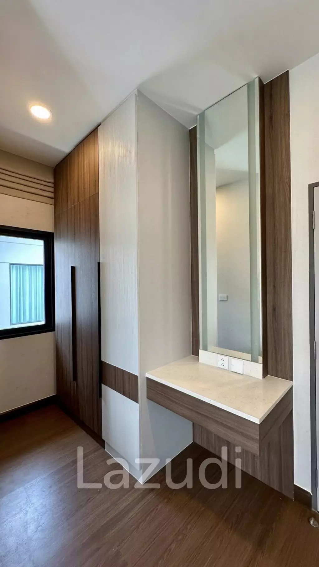 Luxurious 4-Bedroom Detached Home in Bang Kaeo