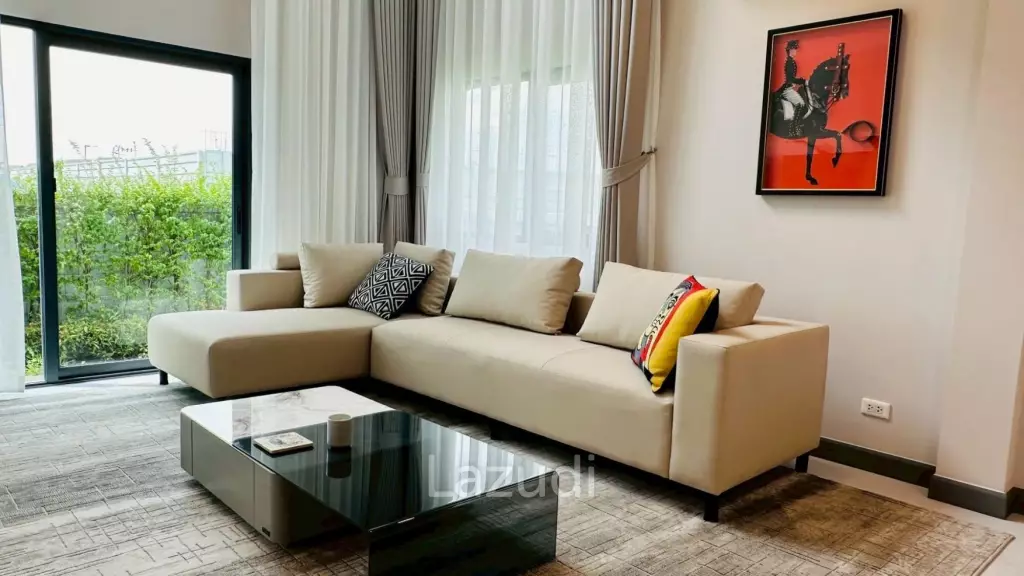 Luxurious 4-Bedroom Detached Home in Bang Kaeo