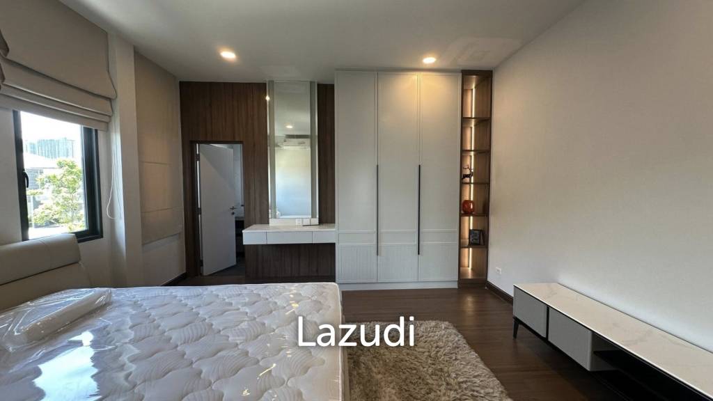 Luxurious 4-Bedroom Detached Home in Bang Kaeo