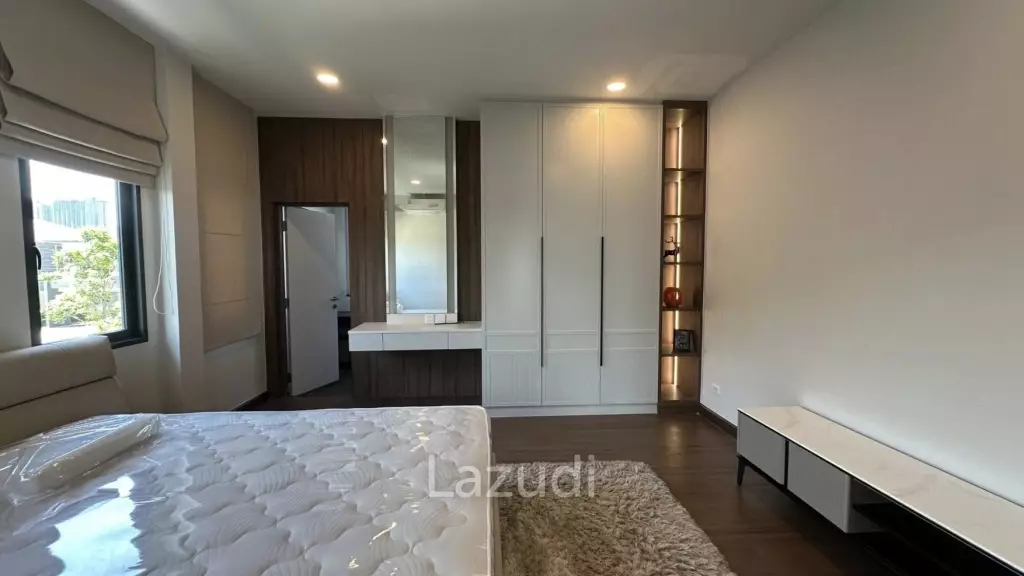 Luxurious 4-Bedroom Detached Home in Bang Kaeo